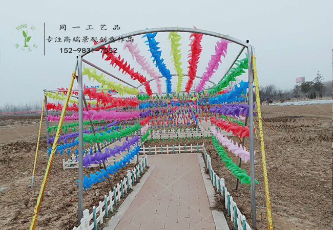 稻草工藝品風(fēng)車長廊