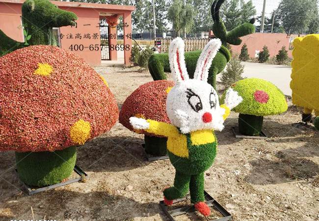 仿真綠雕卡通兔子造型