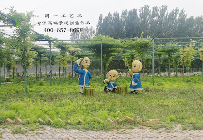 稻草工藝品三個和尚造型