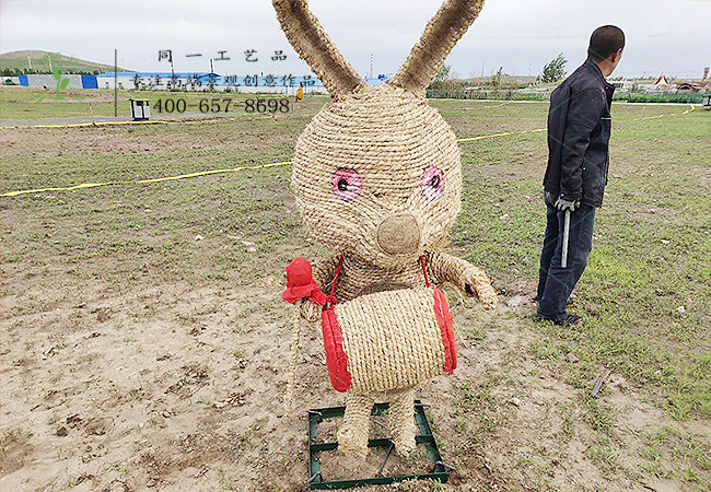 稻草工藝品十二生肖兔造型