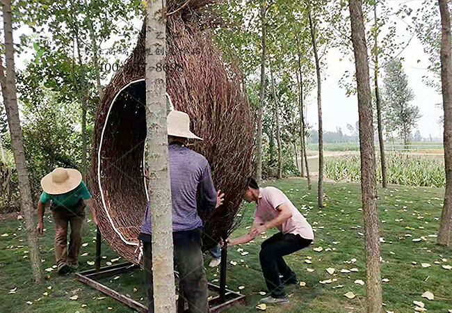 美麗鄉(xiāng)村網(wǎng)紅鳥巢椅安裝擺放