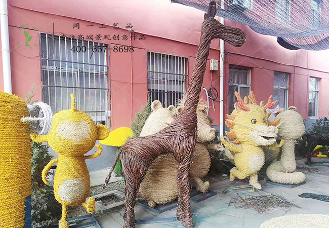 網(wǎng)紅藤編動物長頸鹿造型