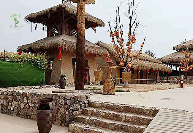 稻草工藝品人物挑擔(dān)造型