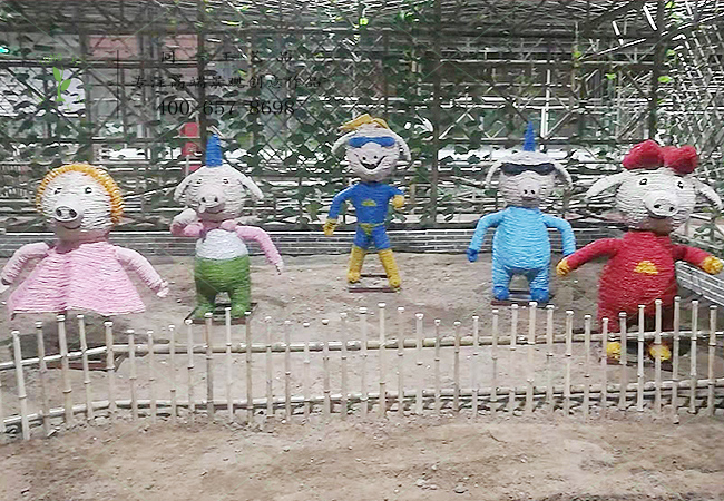 稻草工藝品豬豬合俠組合造型