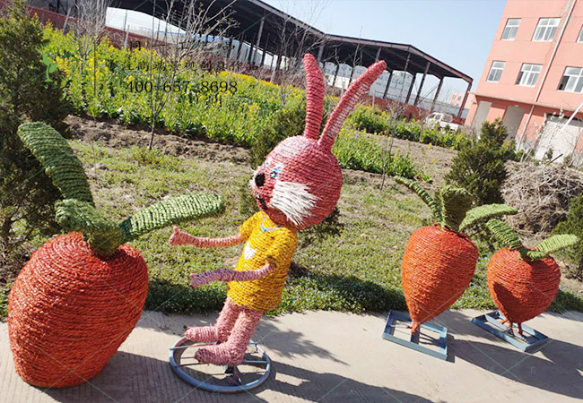 稻草工藝品小兔拔蘿卜